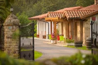 Piscina en Casa Rural Con Encanto El Puentuco Una de las Casas Mas Valoradas de Cantabria Hotels in 
