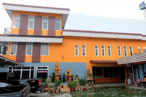 Banpong Center Place Hotels in Ban Pong