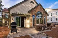 Stunning Golf Views on Pinehurst National No. 9. A Luxurious Retreat Awaits.