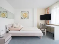 Wellnesshotel Sanct Bernhard فنادق في Merklingen