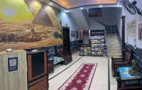 نُزل فالكون بيراميدز