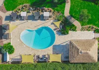 Is Cheas Wine Farm Boutique Hotel Hotels in Paulle
