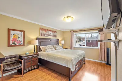 Anchorage Full Lake View Villa Hotels near Walmart Supercenter