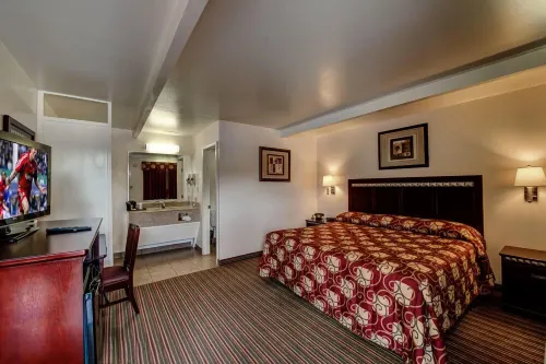 Whispering Palms Inn Hotels in Del Rio