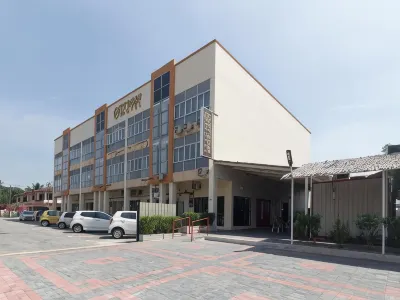TT Dorf Hotel Matang Hotels near Kuala Sepetang Port