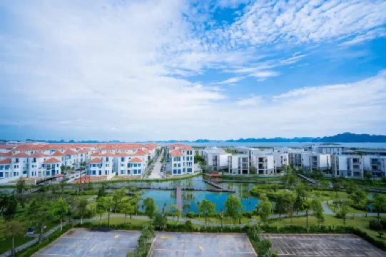 Ha Long Essence Classic Hotel Hotels near Bai Chay Beach