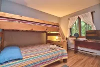 House, 3 Br, 2 BA, Sleeps 8, Perfect for a Getaway! Super Private Hotels near Mountain Vaporz
