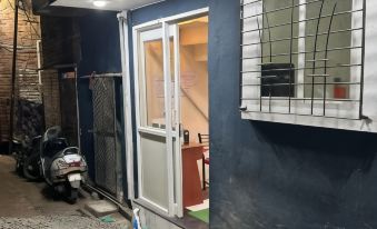 Goroomgo Hotel Winter Ujjain