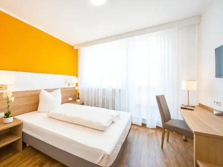 Hotel S16