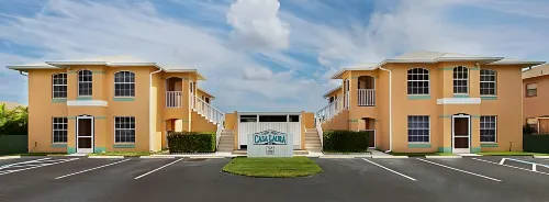 Beautiful Family Sized Condo with Private Pool and Pier