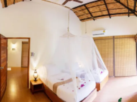 อนุรักษ์ คอมมูนิตี้ ลอดจ์ โรงแรมในอำเภอ พนม