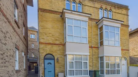 Simeon Sands Coastal Escape