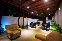 Alesara Guest House Hotel di Thoddoo