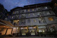 Terrace Valley Hotel