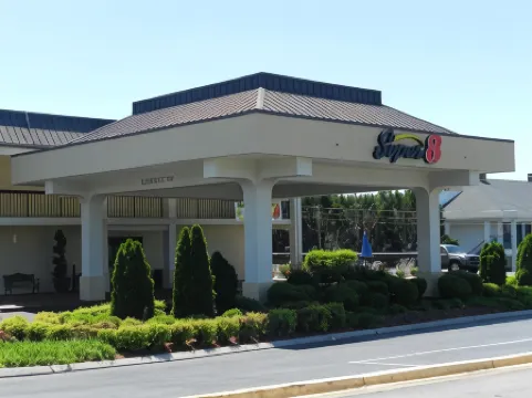 卡爾霍恩速8酒店