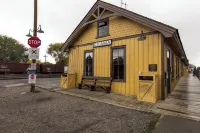 Iron Rail Inn