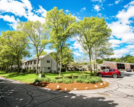 Sea Mist Resort Hotels in Mashpee
