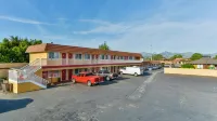 Hollister Inn