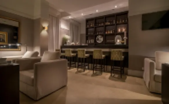 Universal Boutique Hotel - 4-Star