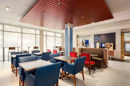 Holiday Inn Express & Suites Hayward - Castro Valley by IHG