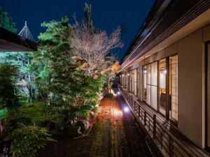 호호에미노 구유후 쓰루야