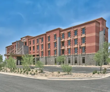 Hampton Inn & Suites Scottsdale at Talking Stick Отели в г. Скоттсдейл