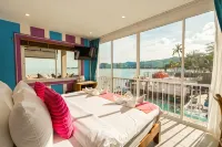 Love Beach Club Koh Samui - Infinity Pools