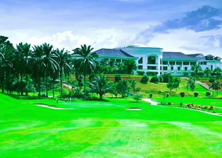 Bukit Beruntung Business Hotel Отели в г. Раванг