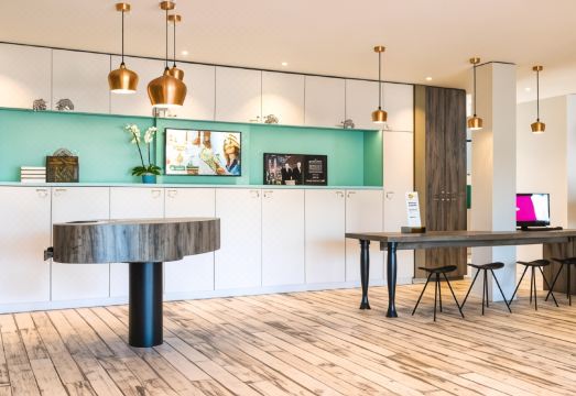 이비스 스타일스 수영장