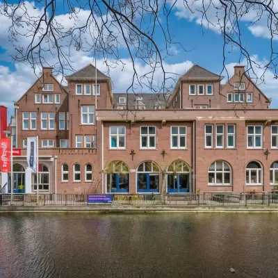 Stayokay Hostel Den Haag Отели рядом с достопримечательностью «Гаагская башня»