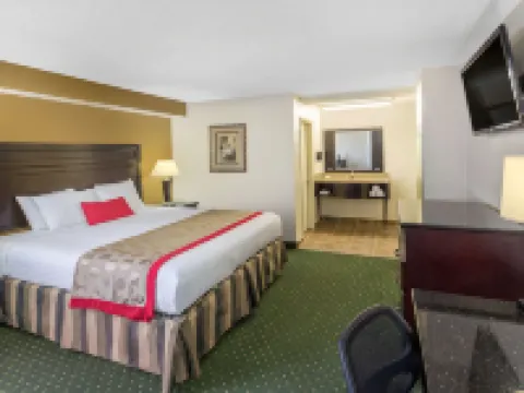 Ramada by Wyndham Ontario Hotels in Ontario