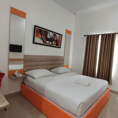De Whitte Hotel (Citismart Hotel) Hotel dekat Lembah Sari Artificial Lake