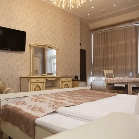 Густо (бывш.Гранд Хаят) Отели в г. Черкесск