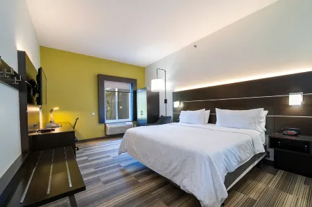 Holiday Inn Express & Suites Bedford