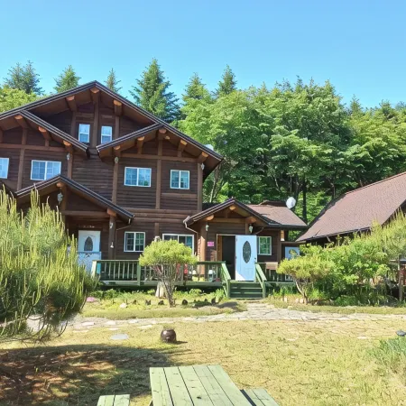 Pyeongchang Byeolcheon Jiheim Pension (Long-Term Stay, Monthly Rental Available) Отели рядом с достопримечательностью «Лыжный курорт Феникс Парк»