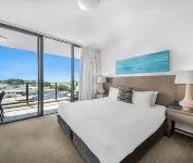 Oaks Redcliffe Mon Komo Suites Hotels in Redcliffe