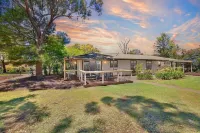 Winbi River Resort Holiday Rentals - 4-Star
