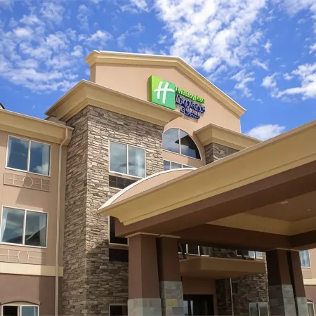 Holiday Inn Express & Suites LAMAR by IHG