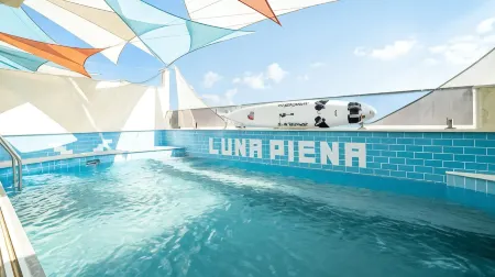 Gyeongju Luna Piena Pool Villa Отели рядом с достопримечательностью «Submerged Tomb of King Munmu»