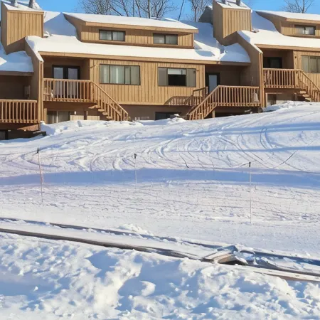 Sleeps 12 4BR/3BA Ski-in/Out Condo WiFi/AC/Lake/ATV/Hike/Snowmobile-Dog Friendly