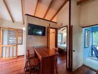 Placencia Villas - parking