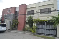 德爾套房酒店 酒店