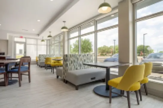 Comfort Inn & Suites Destin Near Henderson Beach Hotels in Destin