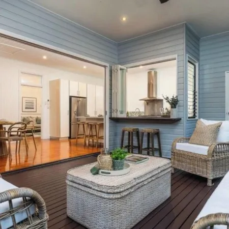 Luxury Queensland Awaits! Sleeps 8, 3 car parks