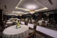 Waves Hotel