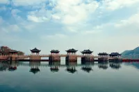 Orange Mercure (Chaozhou Ancient City West Lake Branch) - Romantic