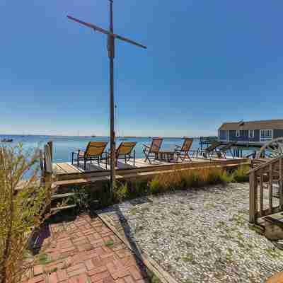 1 Bedroom / Beach Access & Sun Deck Hotel Exterior