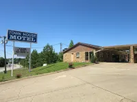 Town House Motel - Motels