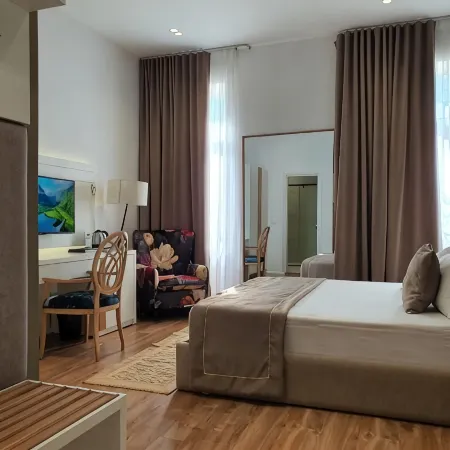 Heiress Hotel