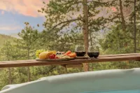 New 4BR Luxe Getaway Stunning Views/ Hot Tub/ Home Theater & Games- Pet Friendly - Hot Tub